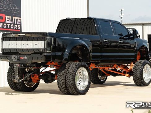 Used 2022 Ford F350 Platinum AWD/4WD image 9