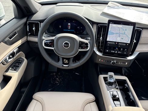 New 2026 Volvo XC90 B6 Ultra image 18
