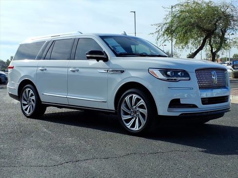 Used 2022 Lincoln Navigator L Reserve image 1