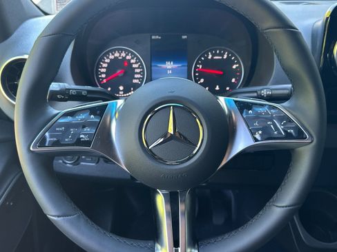 Used 2025 Mercedes-Benz Sprinter 2500 image 24