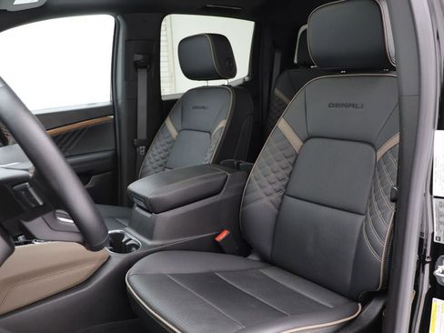 Used 2023 GMC Canyon Denali image 21