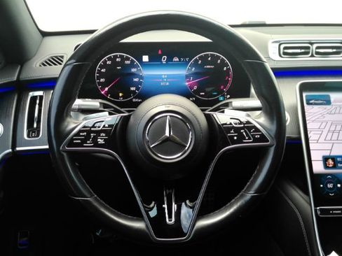 Used 2022 Mercedes-Benz S 500 4MATIC w/ AMG Line Package image 39