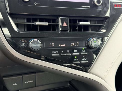 Certified 2022 Toyota Camry LE FWD image 5