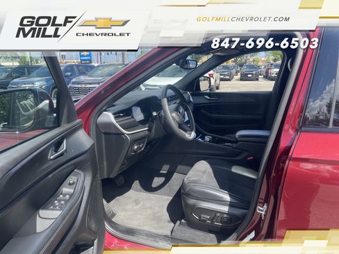 Used 2023 Jeep Grand Cherokee L Laredo AWD/4WD image 14