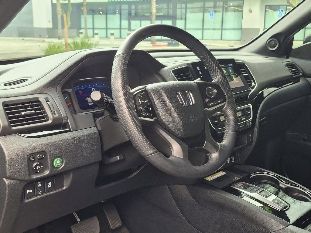 Used 2021 Honda Passport Elite image 11