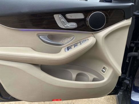 Used 2021 Mercedes-Benz GLC 300 image 12