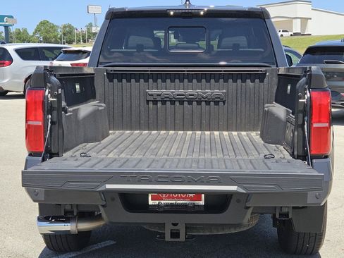 Used 2024 Toyota Tacoma Limited w/ Limited Package (LT) AWD/4WD image 8