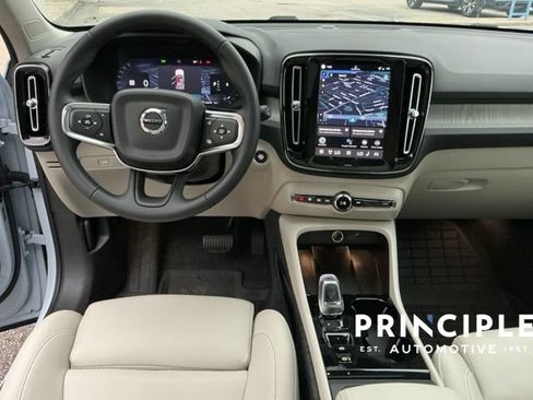 Certified 2026 Volvo XC40 B5 Plus AWD/4WD image 15