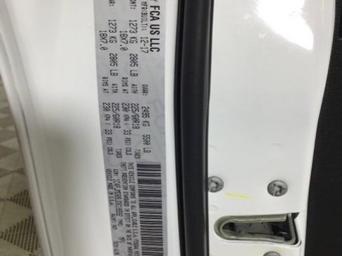 Used 2018 Jeep Cherokee Limited image 26