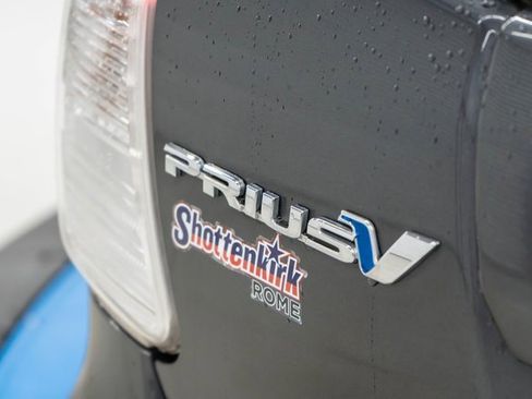 Used 2016 Toyota Prius V Four image 8