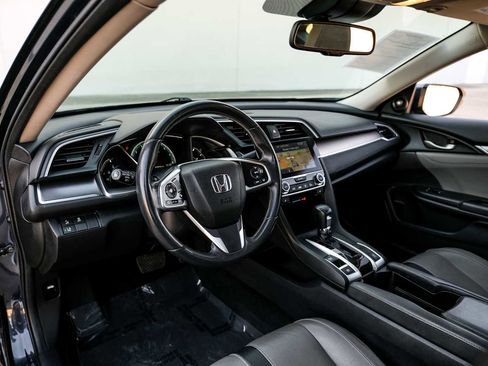 Used 2016 Honda Civic Touring image 3