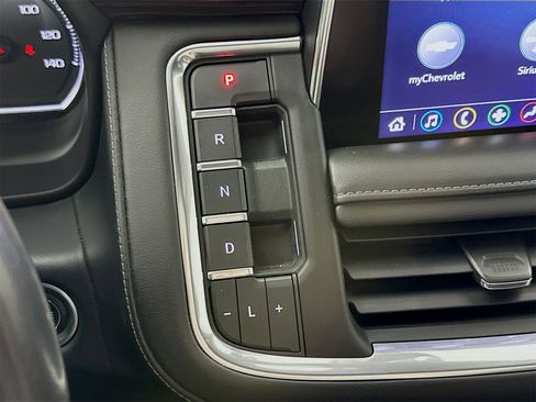 Used 2021 Chevrolet Tahoe Z71 w/ Luxury Package image 17