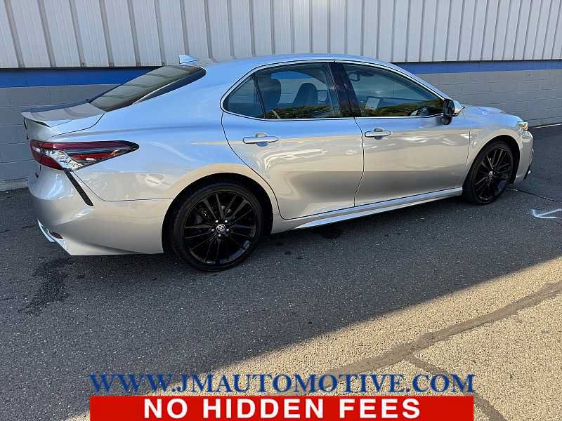 Used 2022 Toyota Camry XSE FWD image 5
