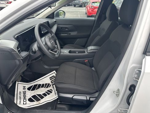 Used 2025 Nissan Kicks S AWD/4WD image 12