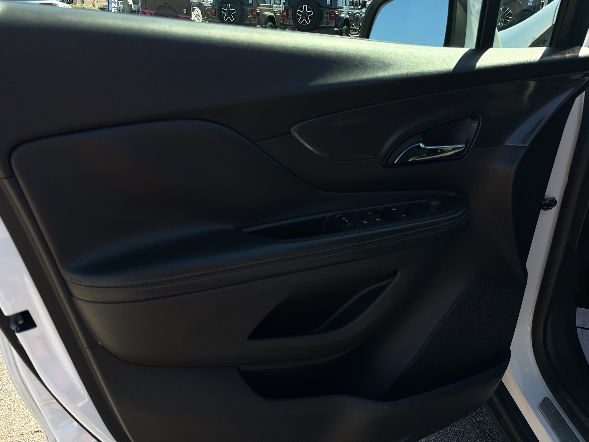 Used 2021 Buick Encore Preferred FWD image 12