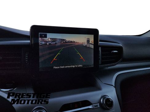 Used 2022 Ford Explorer XLT image 17