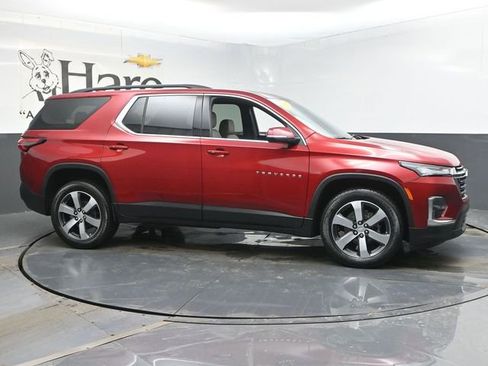 Used 2023 Chevrolet Traverse LT w/ LT Premium Package image 1