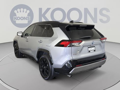 Used 2024 Toyota RAV4 XSE AWD/4WD image 4