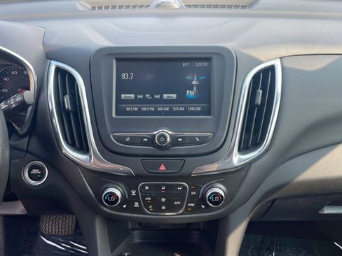 Used 2018 Chevrolet Equinox LT AWD/4WD image 12