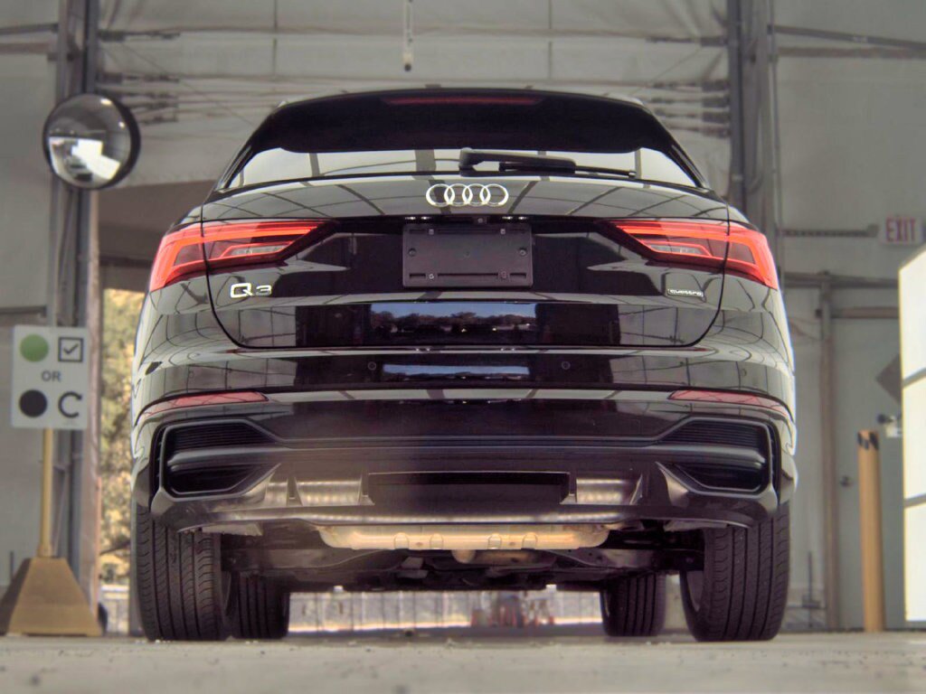 Used 2020 Audi Q3 2.0T Premium w/ Convenience Package AWD/4WD image 9