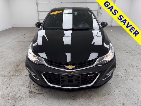 Used 2018 Chevrolet Cruze Premier image 2