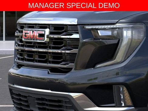 Used 2026 GMC Acadia Elevation w/ Elevation Premium Package AWD/4WD image 13
