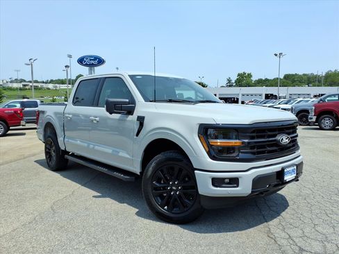 New 2026 Ford F150 XLT w/ Equipment Group 302A MID AWD/4WD image 3
