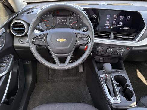 New 2026 Chevrolet Trax LS w/ LS Convenience Package FWD image 9