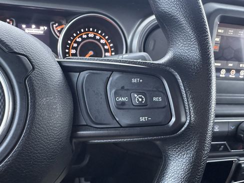 Used 2023 Jeep Gladiator Sport image 18