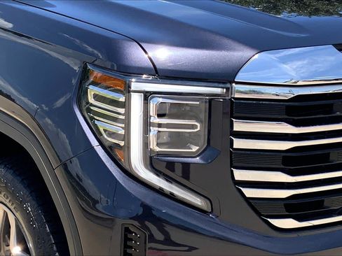 Used 2025 GMC Sierra 1500 SLT AWD/4WD image 27