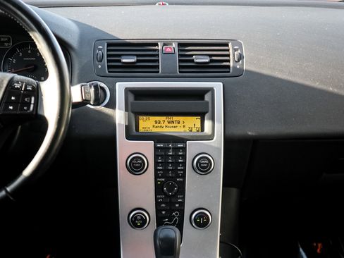 Used 2011 Volvo V50 T5 image 27