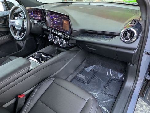 New 2025 Chevrolet Blazer EV LT image 28