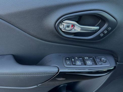 Used 2023 Jeep Cherokee Altitude Lux w/ Lux Elite Package image 8