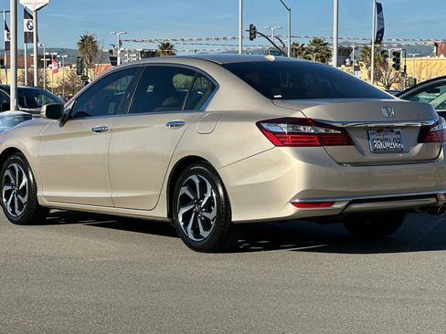 Used 2017 Honda Accord EX-L image 6