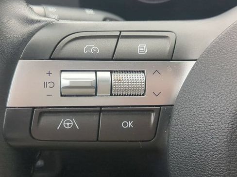 Used 2025 Hyundai Kona SEL FWD image 22