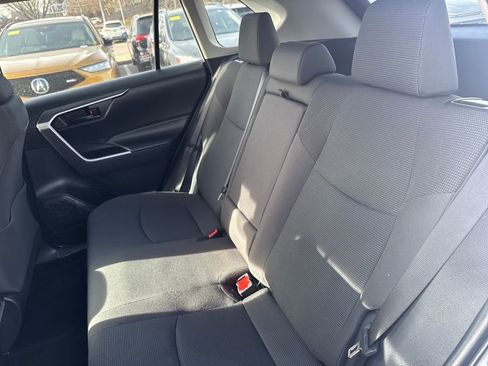 Used 2021 Toyota RAV4 LE image 34