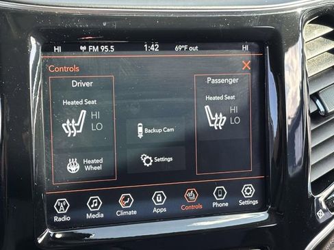 Used 2021 Jeep Cherokee Limited w/ Mopar Interior Package AWD/4WD image 15