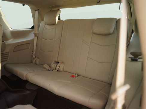 Used 2017 Cadillac Escalade Luxury RWD image 15