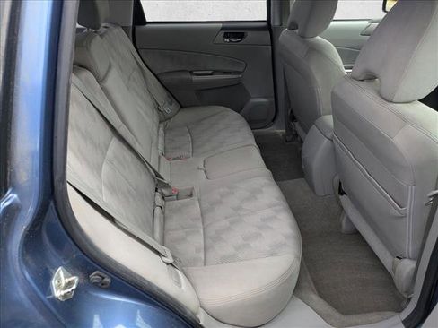Used 2010 Subaru Forester 2.5X Premium image 18
