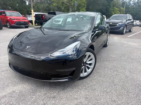 Used 2022 Tesla Model 3 Standard Range RWD image 2