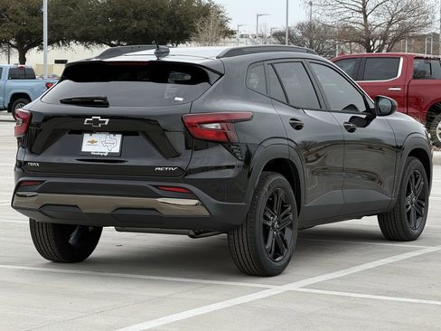 New 2026 Chevrolet Trax ACTIV w/ Sunroof Package image 4