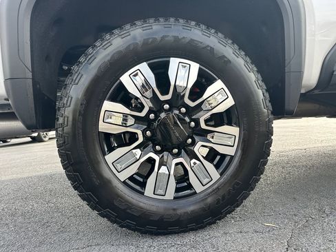 Used 2025 GMC Sierra 2500 Denali w/ Denali Reserve Package image 18