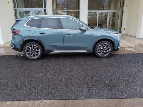 Used 2025 BMW X1 xDrive28i w/ Convenience Package image 2