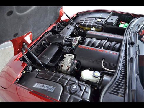 Used 2004 Chevrolet Corvette Coupe w/ Preferred Equipment Group RWD image 23