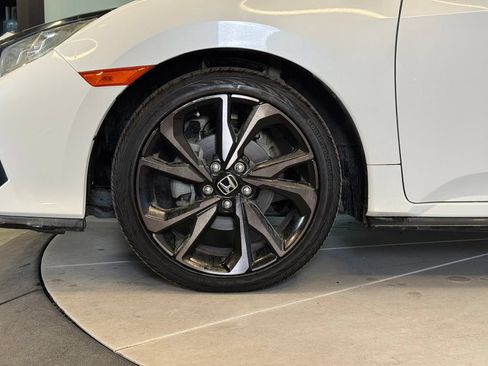 Used 2018 Honda Civic Sport image 25