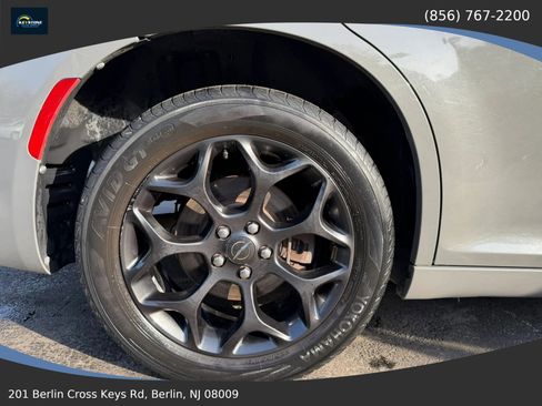 Used 2019 Chrysler 300 S image 38