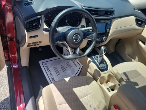 Used 2018 Nissan Rogue SV FWD image 13