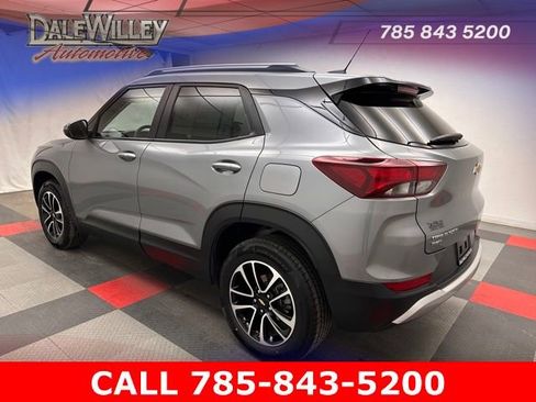 Used 2025 Chevrolet TrailBlazer LT image 4