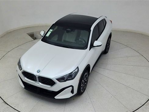 Used 2025 BMW X2 xDrive28i image 76