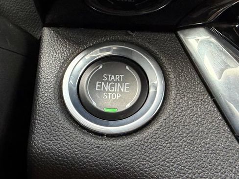 Used 2025 Buick Envista Sport Touring w/ Convenience II Package FWD image 25